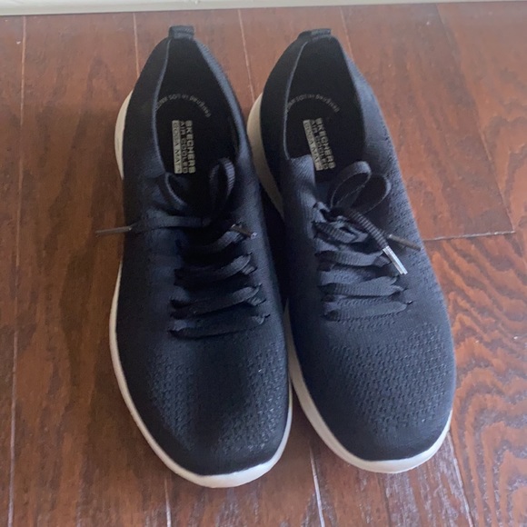 Skechers NWOT - Picture 2 of 7